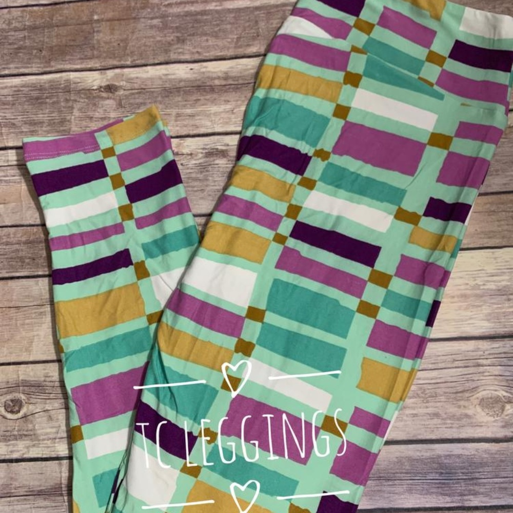 LuLaRoe Tall & Curvy Leggings